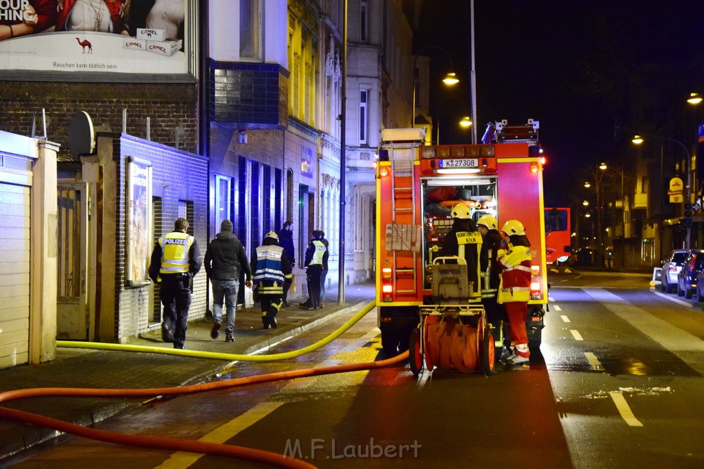 Feuer Hinterhof Garagen Koeln Hoehenberg Olpenerstr P028.JPG - Miklos Laubert